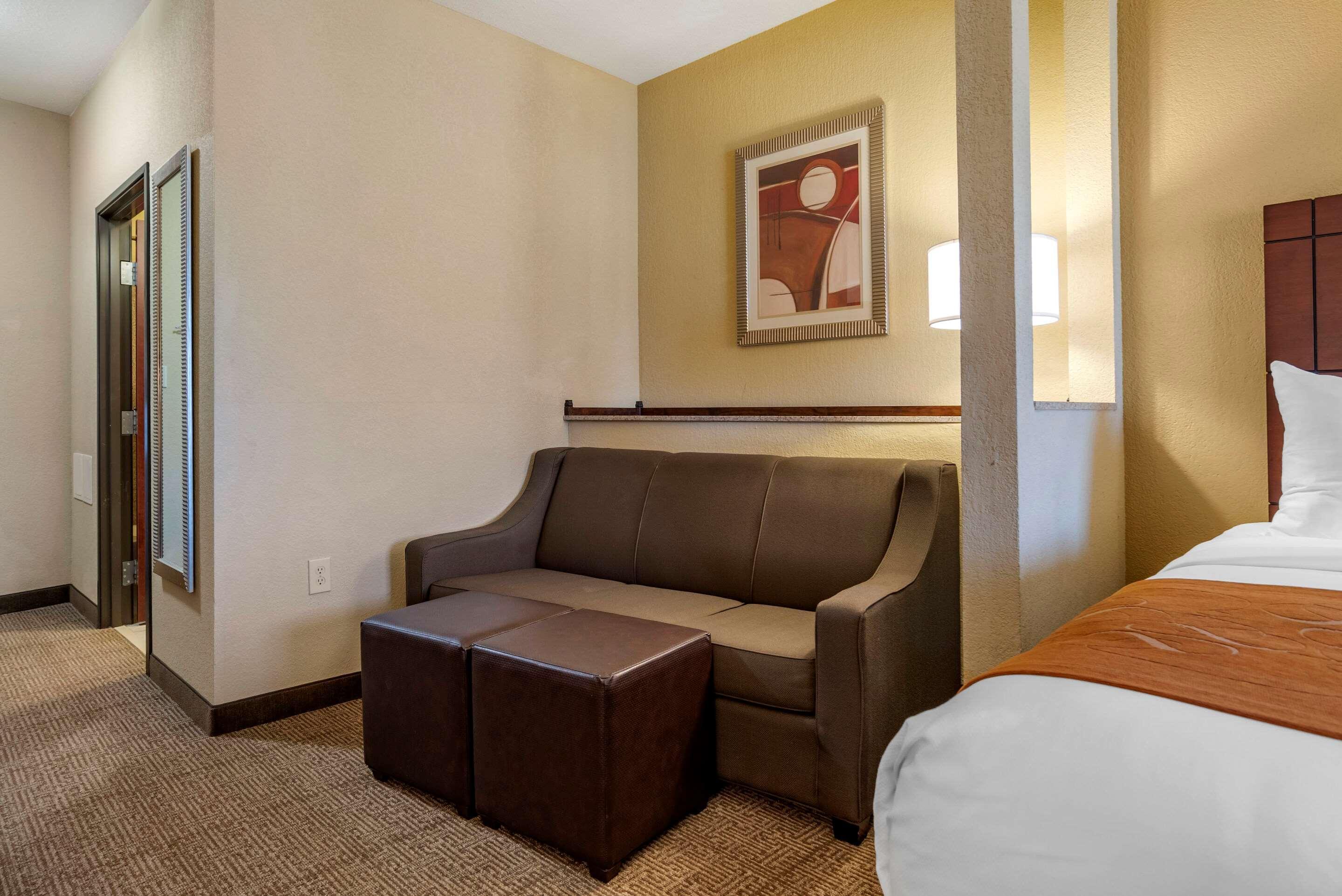 Comfort Suites Airport South Montgomery Eksteriør bilde