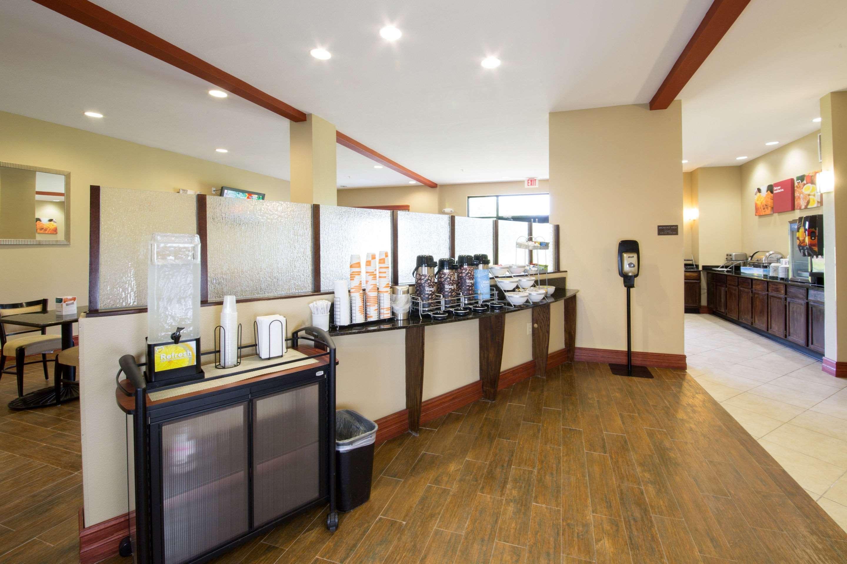 Comfort Suites Airport South Montgomery Eksteriør bilde
